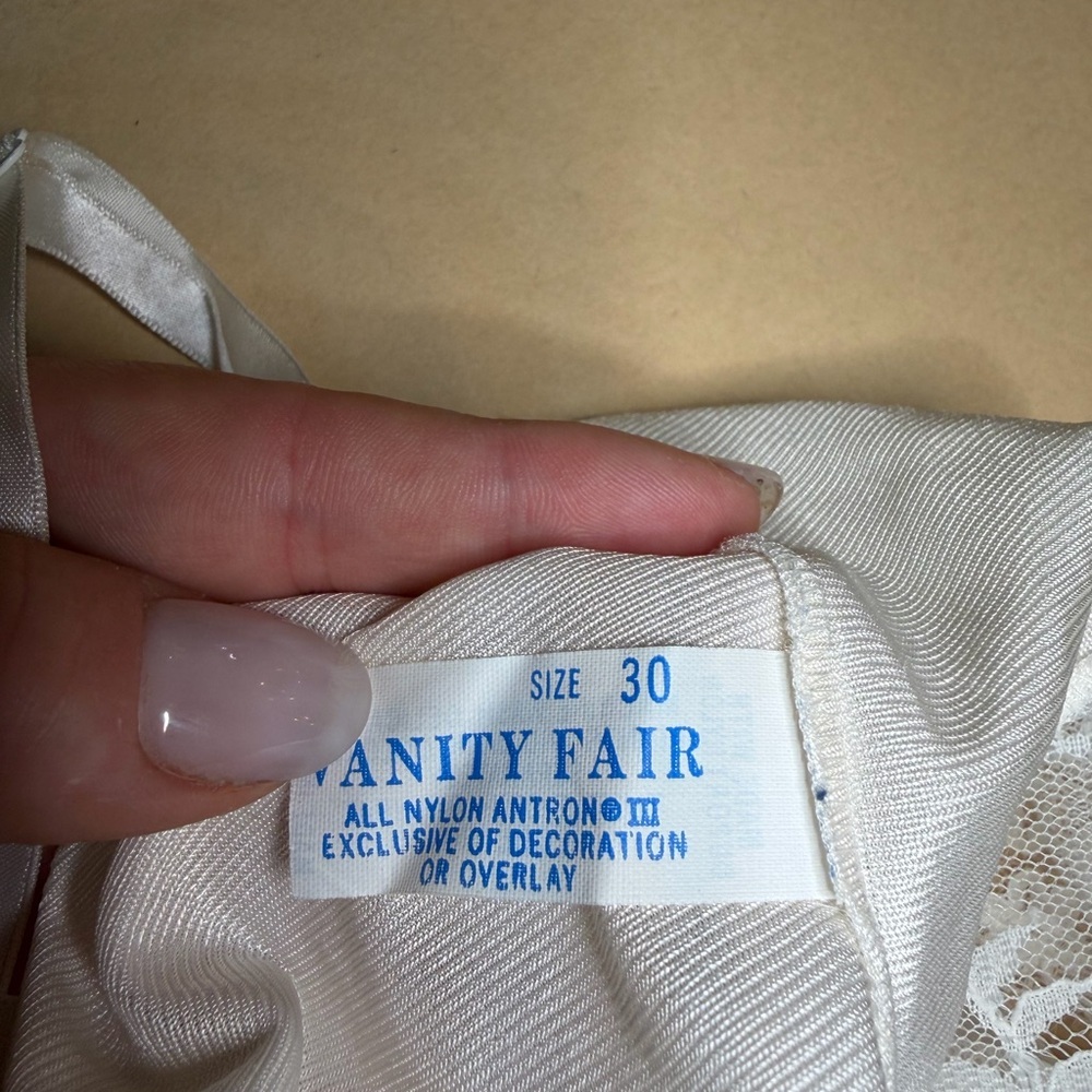 Vintage Vanity Fair Lace Panel Chemise in Cream - Picture 8 of 9